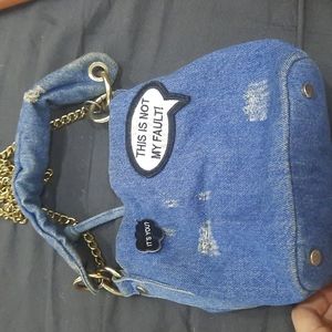 Hip bag for baby girls